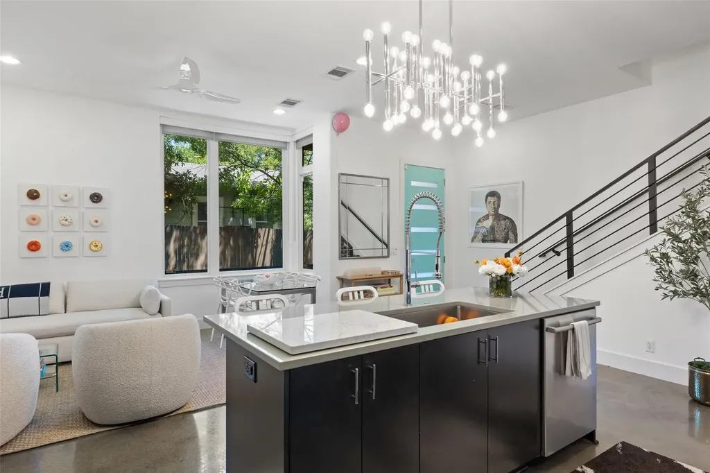 2118 Brackenridge Street Austin TX 78704