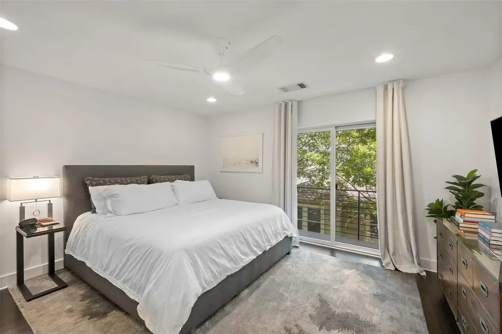 2118 Brackenridge Street Austin TX 78704