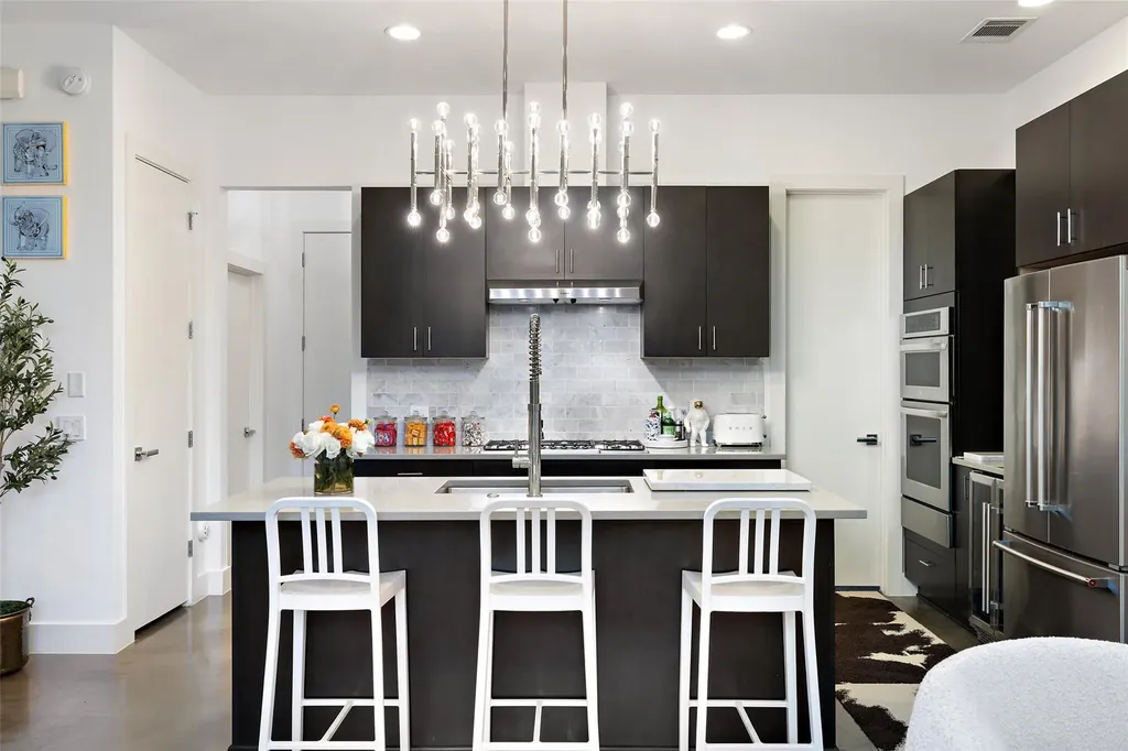 2118 Brackenridge Street Austin TX 78704