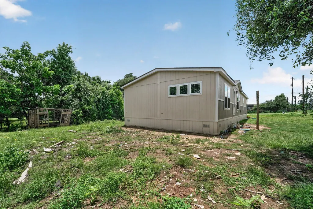 908 Yegua Drive Lexington TX 78947