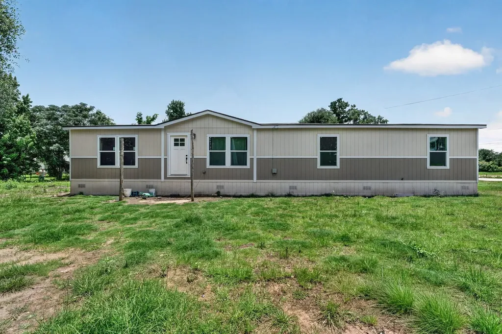908 Yegua Drive Lexington TX 78947