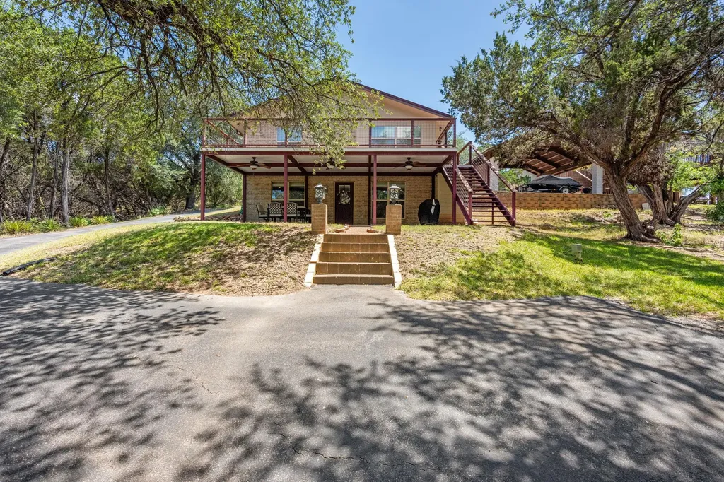 1105 Edgewater Drive Spicewood TX 78669
