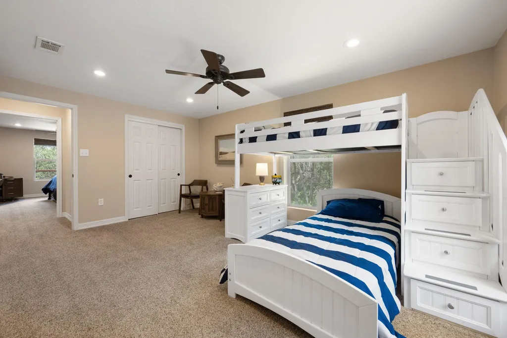 1105 Edgewater Drive Spicewood TX 78669