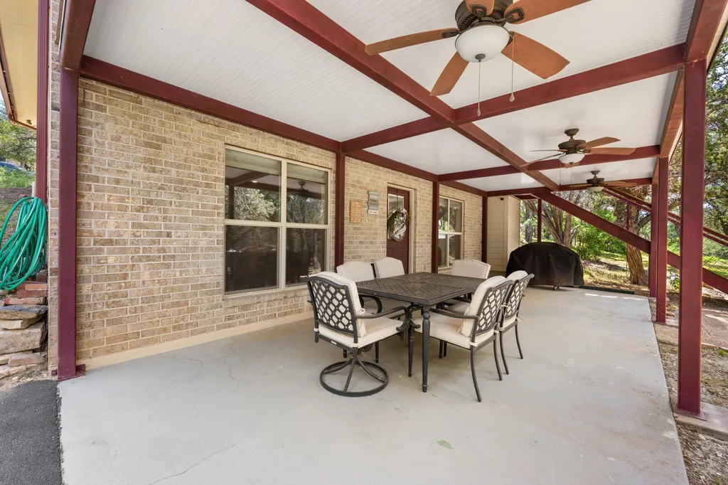 1105 Edgewater Drive Spicewood TX 78669