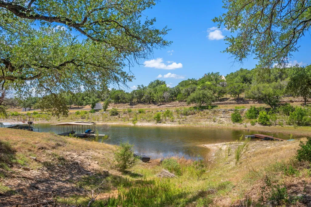 1105 Edgewater Drive Spicewood TX 78669