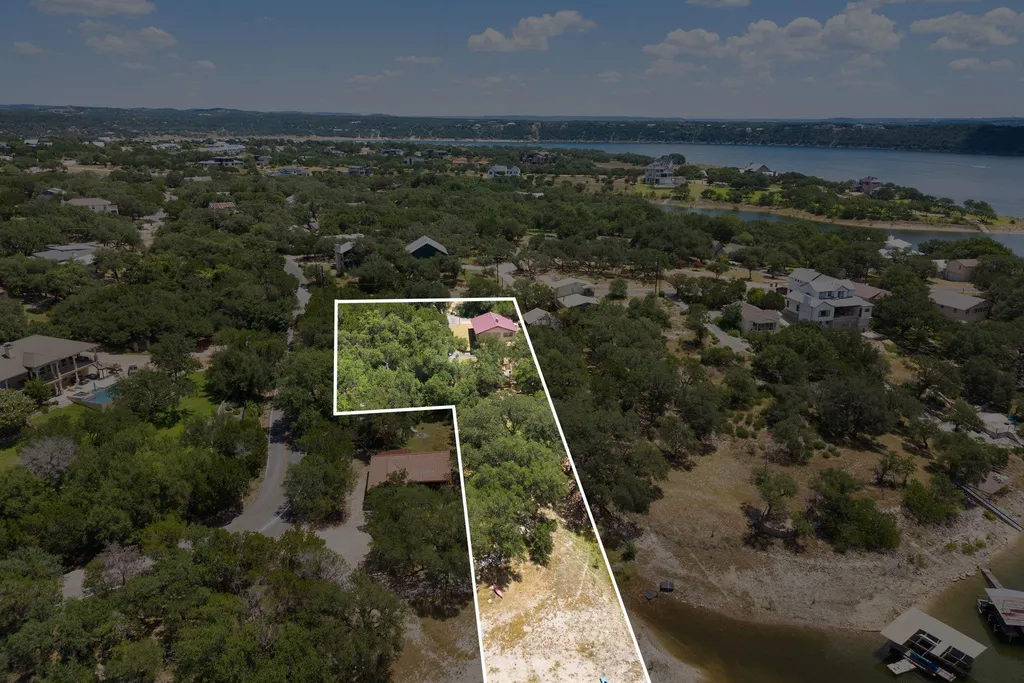 1105 Edgewater Drive Spicewood TX 78669