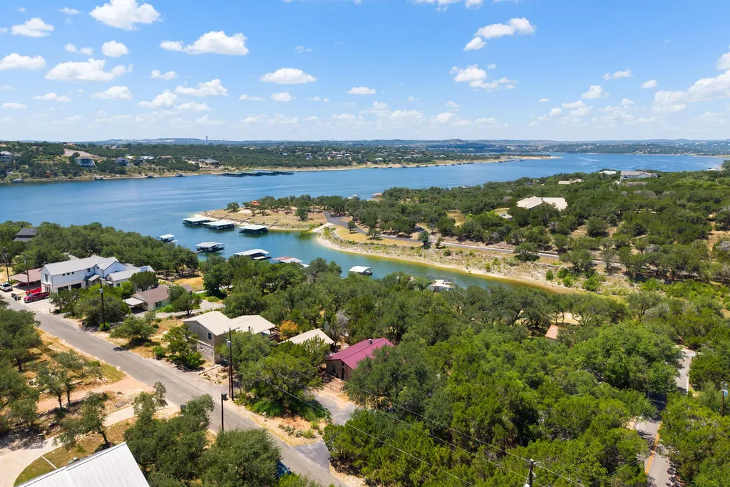 1105 Edgewater Drive Spicewood TX 78669
