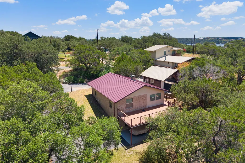 1105 Edgewater Drive Spicewood TX 78669