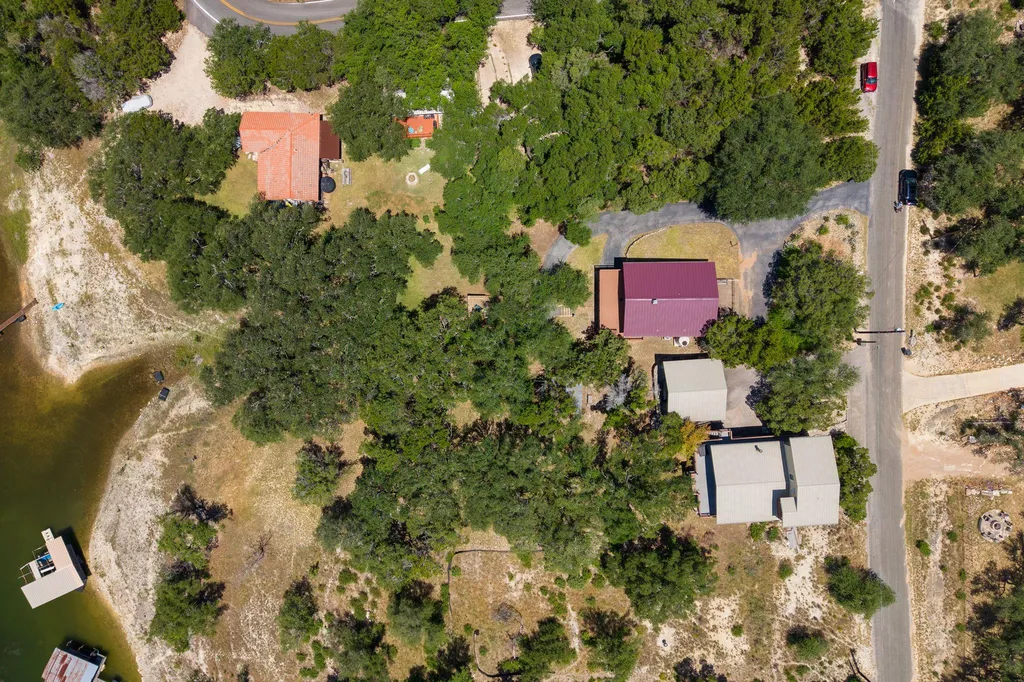 1105 Edgewater Drive Spicewood TX 78669