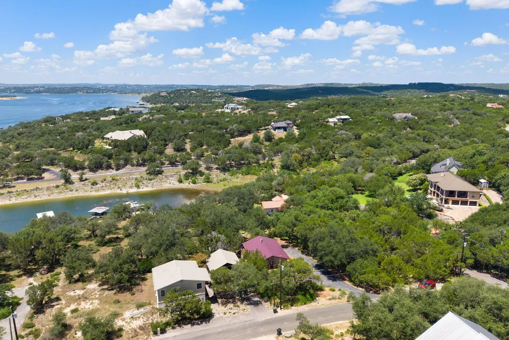 1105 Edgewater Drive Spicewood TX 78669