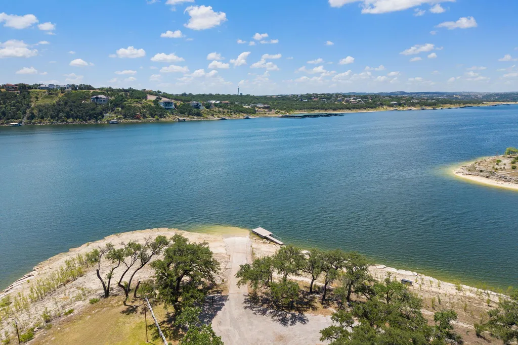 1105 Edgewater Drive Spicewood TX 78669