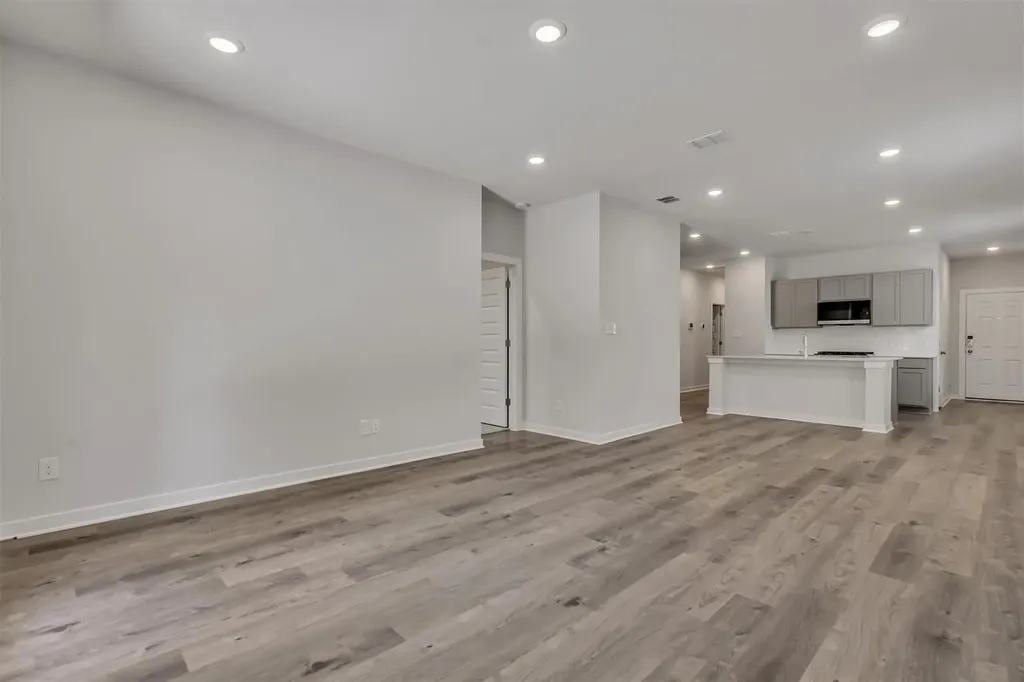 212 Bendecido Loop Elgin TX 78621