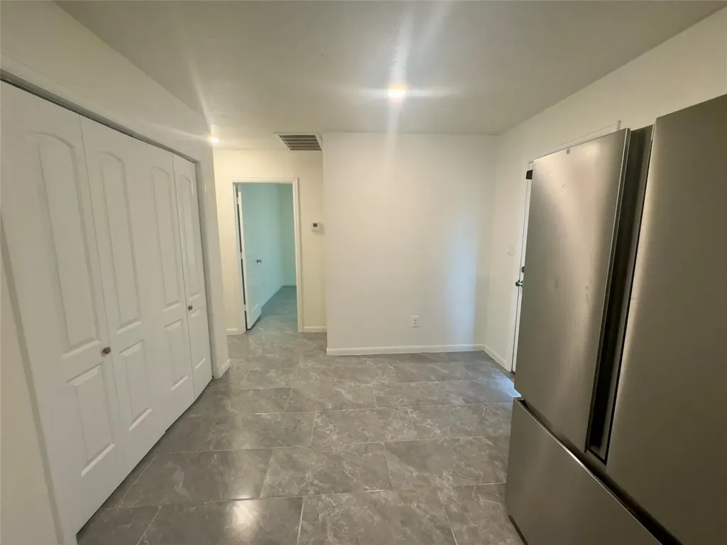 513 W China Street Lockhart TX 78644