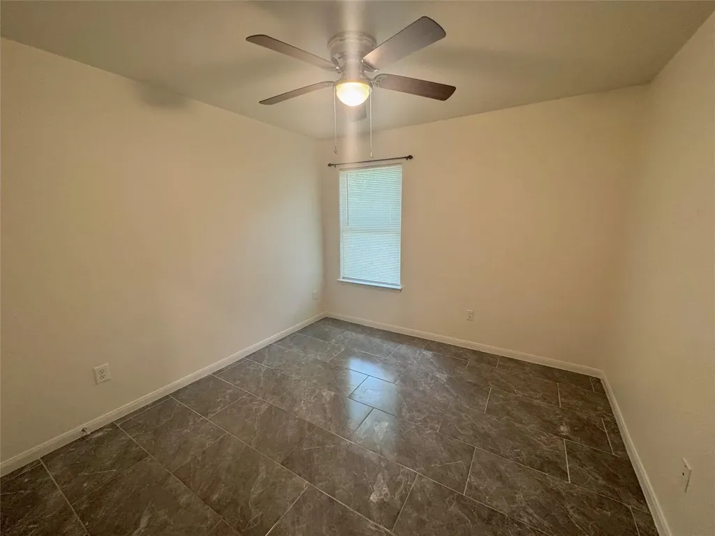 513 W China Street Lockhart TX 78644