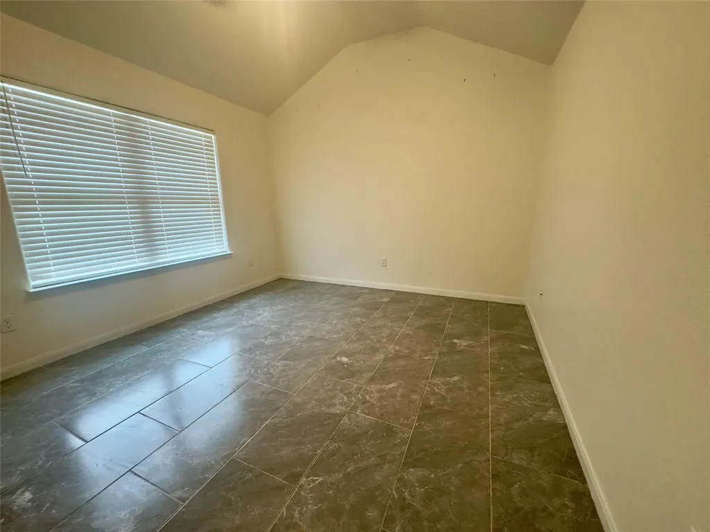 513 W China Street Lockhart TX 78644