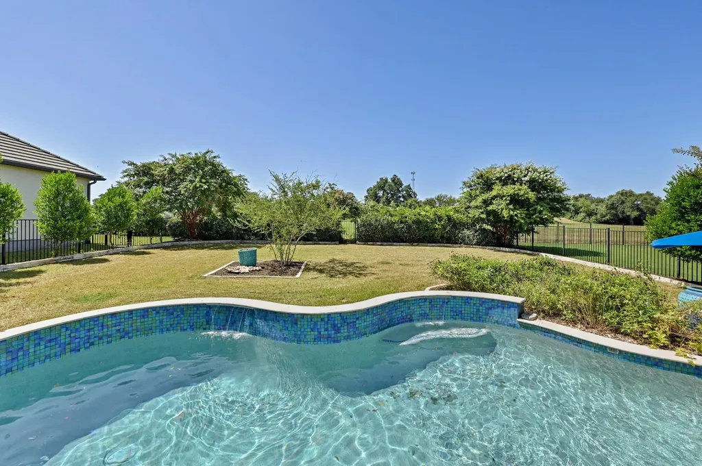228 Cimarron Hills Trail E Georgetown TX 78628