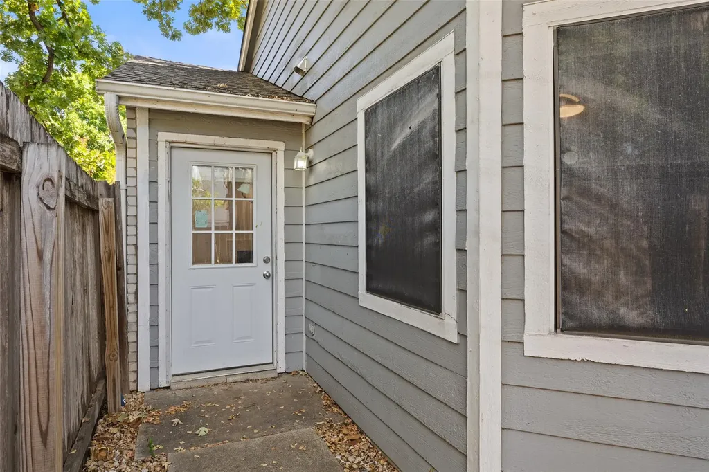 2001 Parker Lane Austin TX 78741