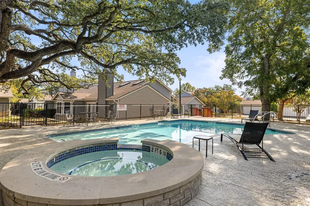 2001 Parker Lane Austin TX 78741