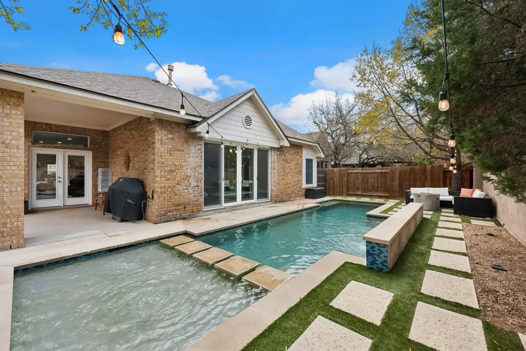320 El Socorro Austin TX 78732