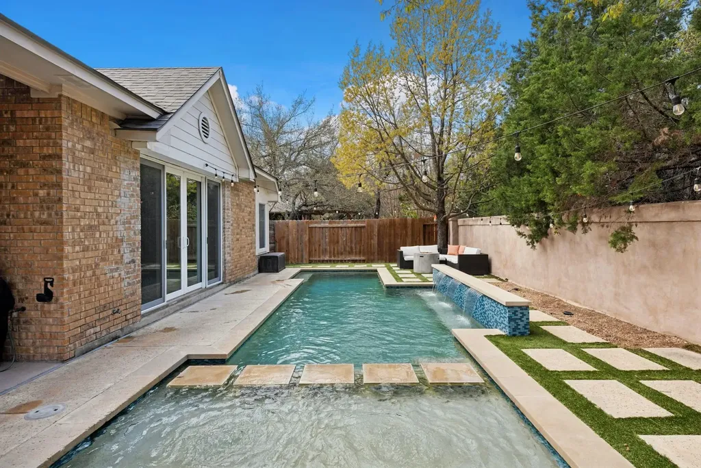 320 El Socorro Austin TX 78732