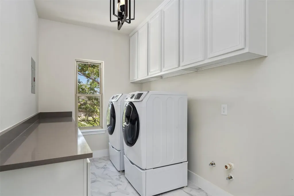 5725 Misty Hill Cove Austin TX 78759