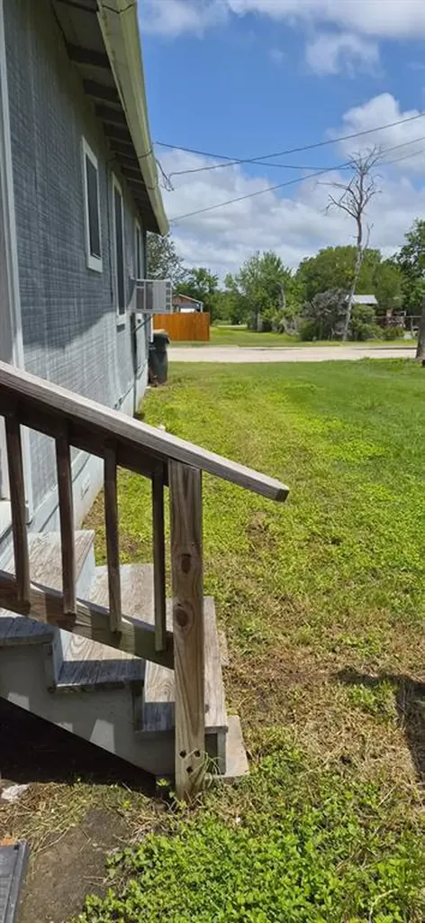 468 W Washington (2 Lots) Street Giddings TX 78942