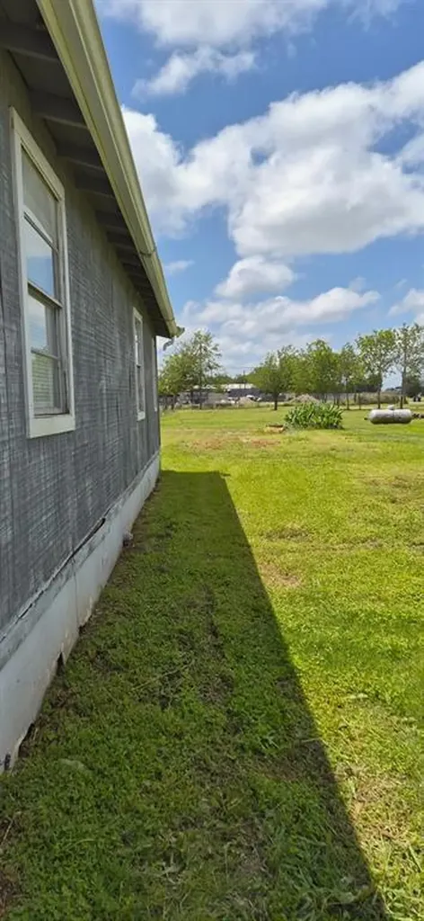 468 W Washington (2 Lots) Street Giddings TX 78942