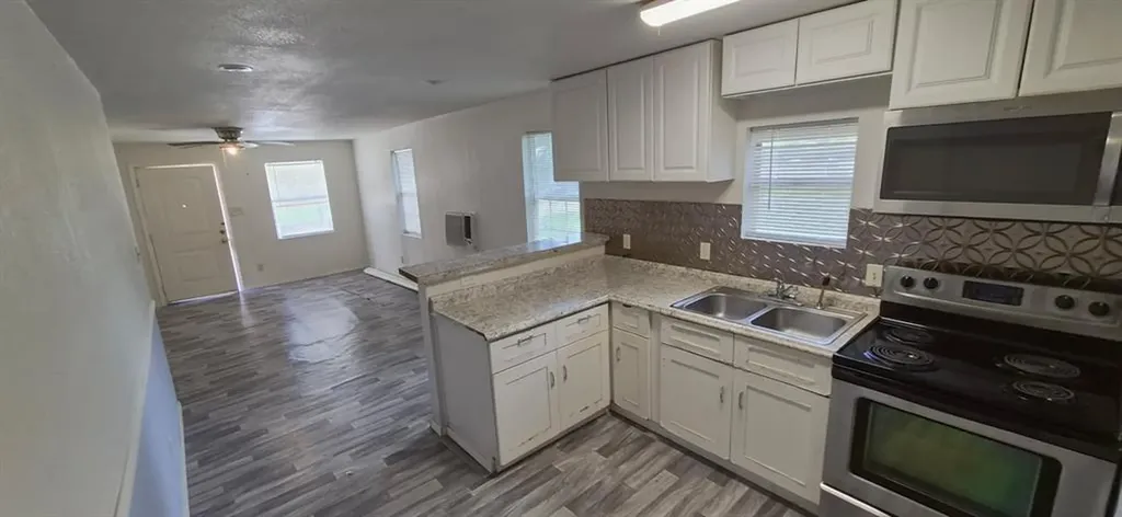 468 W Washington (2 Lots) Street Giddings TX 78942