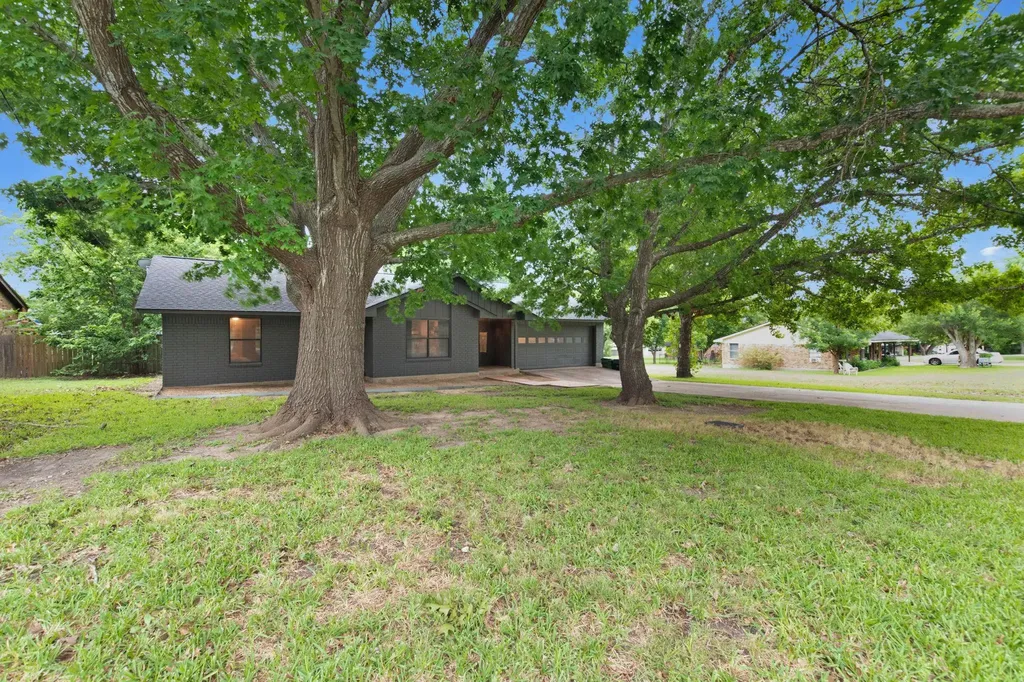 1501 Wofford Drive Burnet TX 78611