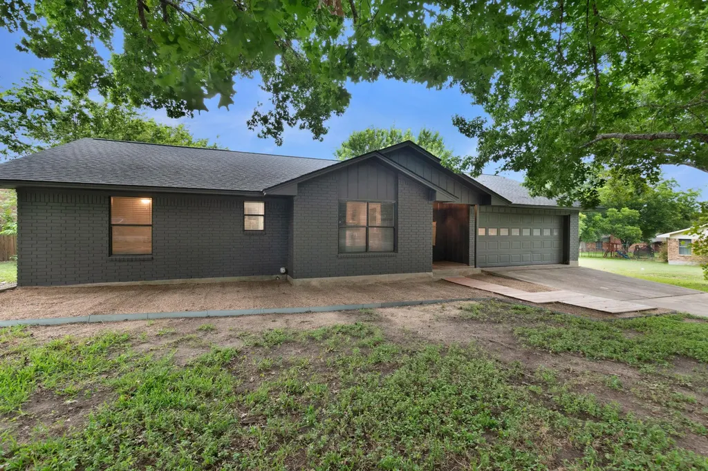 1501 Wofford Drive Burnet TX 78611