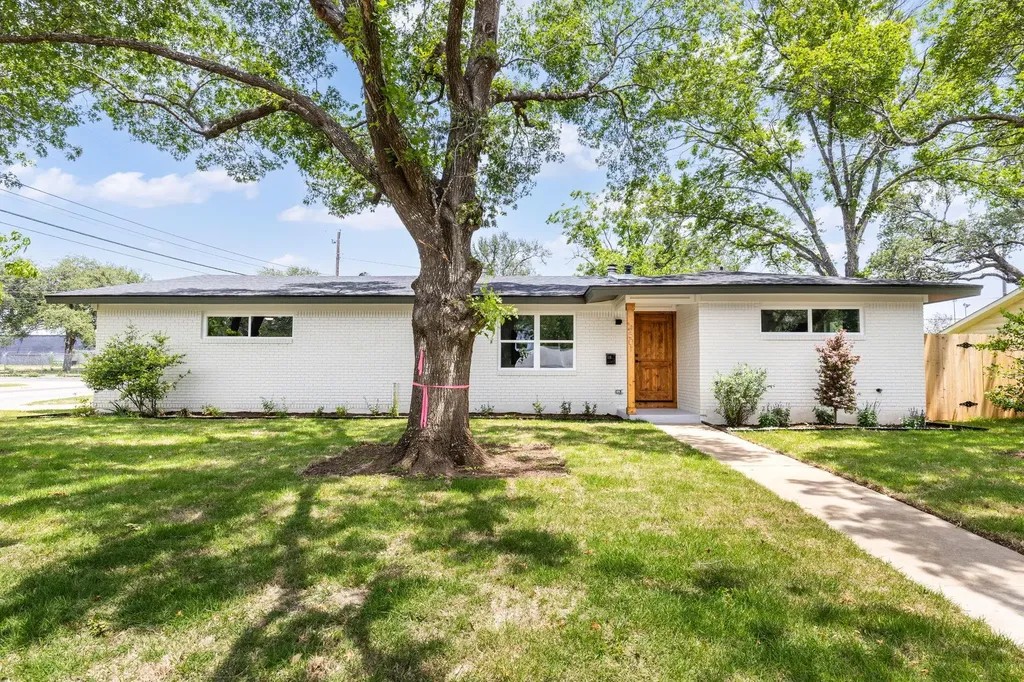 4501 Pack Saddle Pass Austin TX 78745