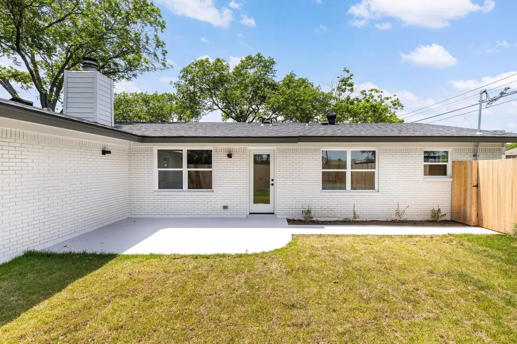 4501 Pack Saddle Pass Austin TX 78745