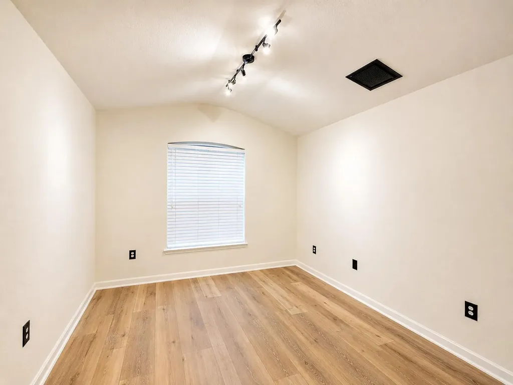202 Mossberg Lane Bastrop TX 78602