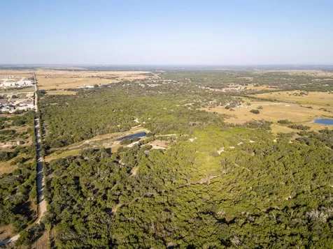 112 Loop 308 Briggs TX 78608