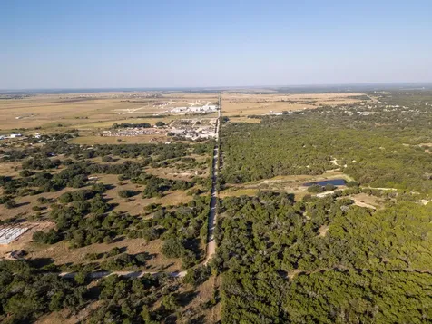 112 Loop 308 Briggs TX 78608