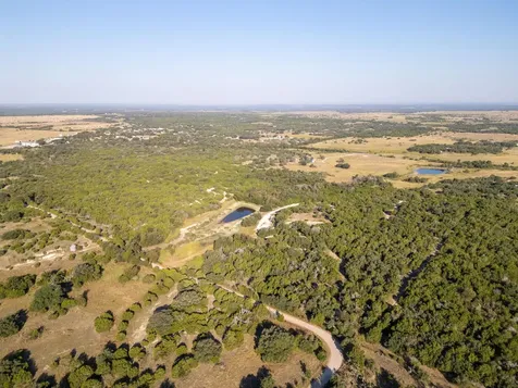 112 Loop 308 Briggs TX 78608