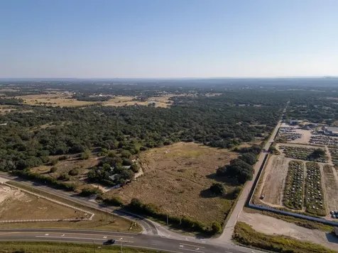 112 Loop 308 Briggs TX 78608