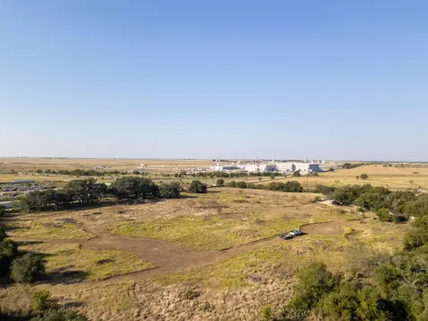 112 Loop 308 Briggs TX 78608