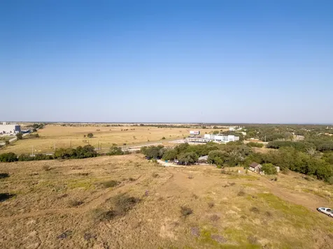 112 Loop 308 Briggs TX 78608