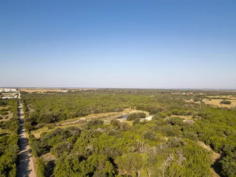 112 Loop 308 Briggs TX 78608