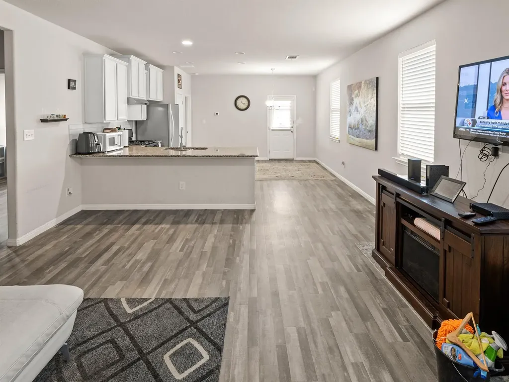 109 Lambert Street Leander TX 78641