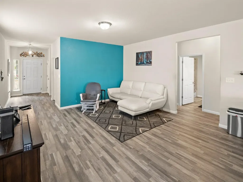 109 Lambert Street Leander TX 78641