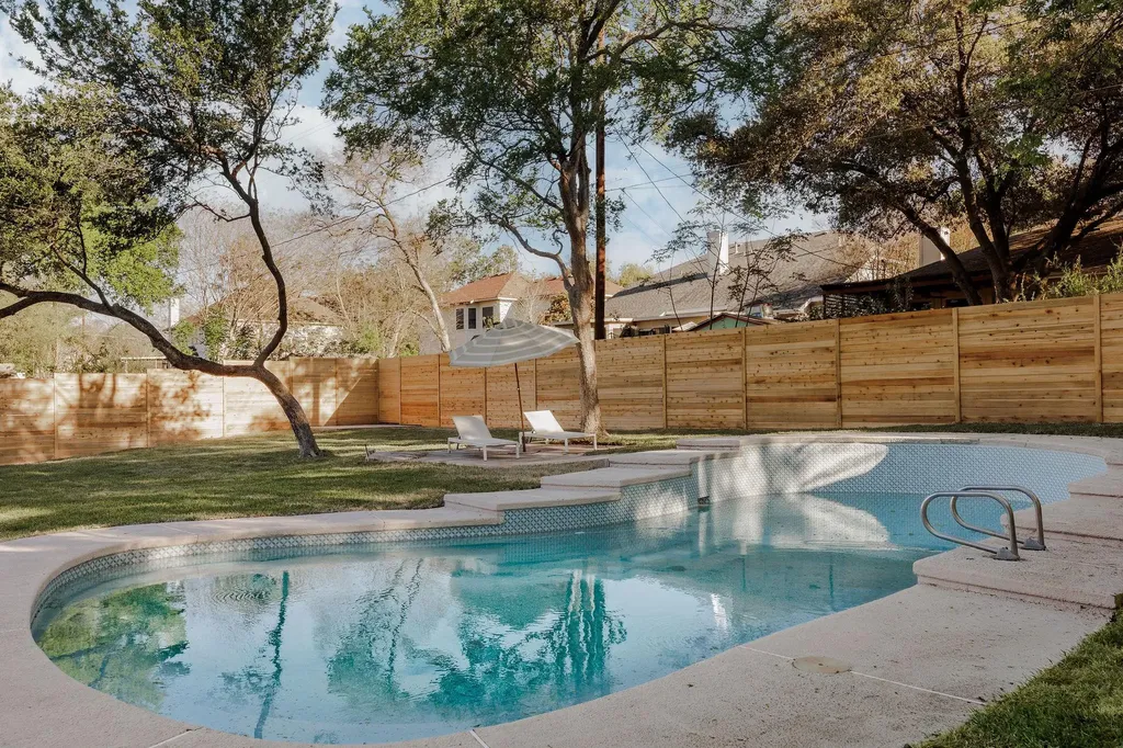 2210 Comburg Castle Way Austin TX 78748