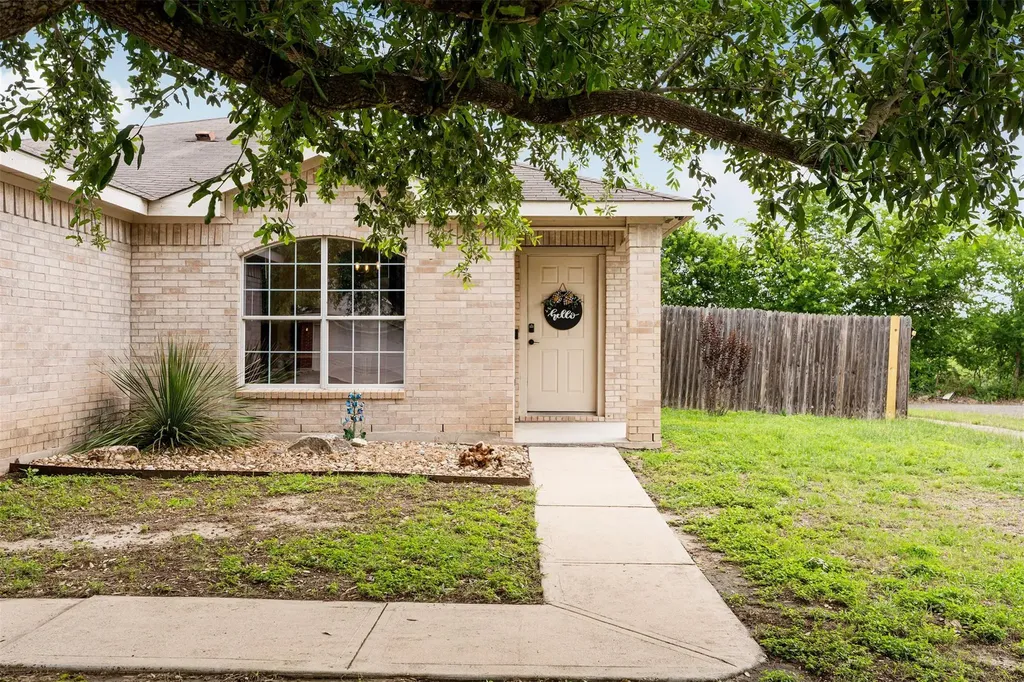 340 Feathergrass Drive Buda TX 78610