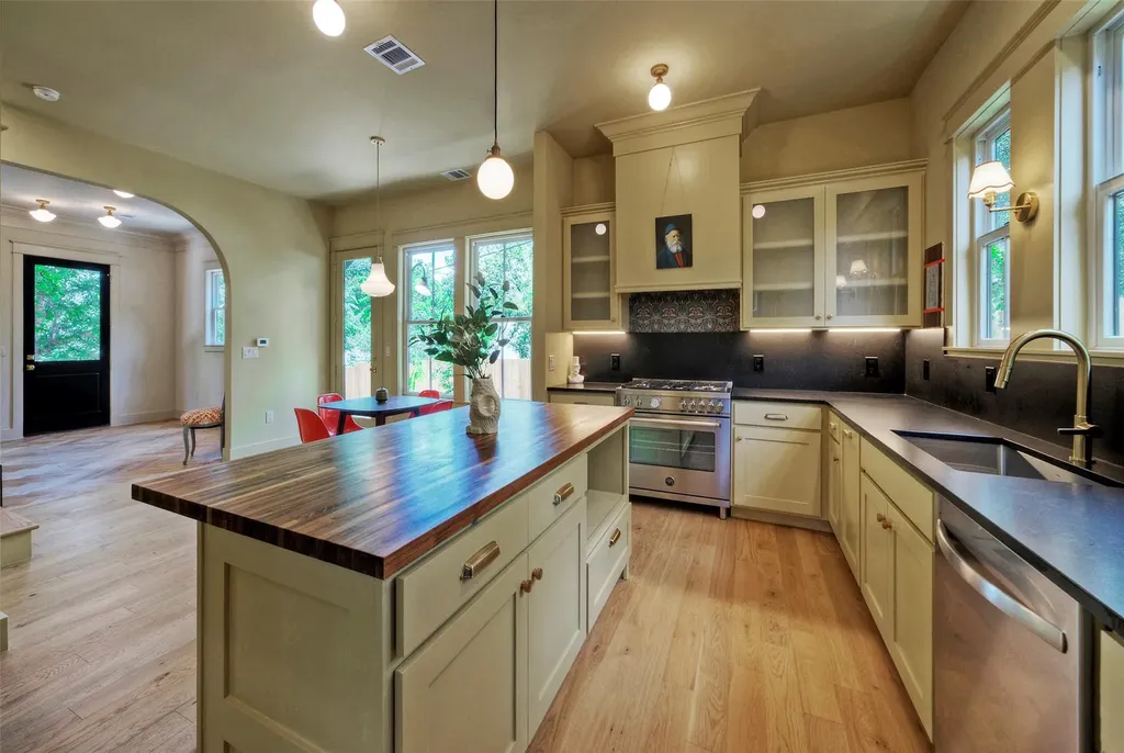3309 Larry Lane Austin TX 78722