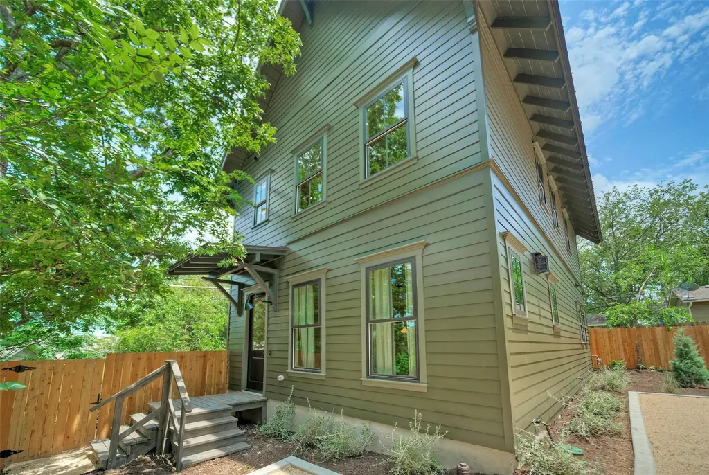 3309 Larry Lane Austin TX 78722