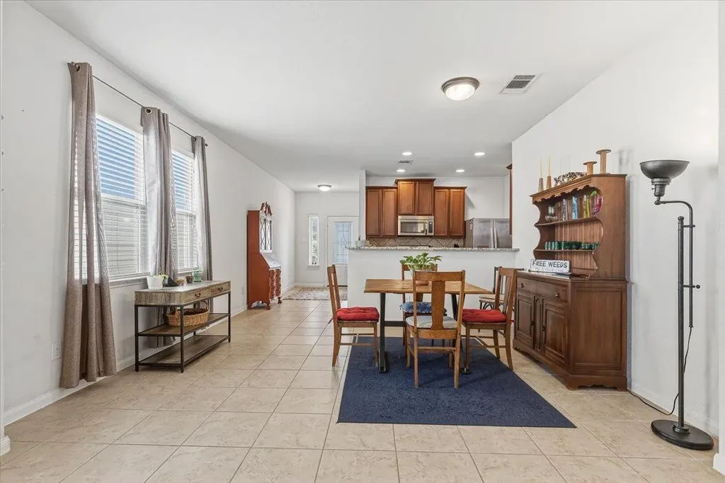 1672 Treeta Trail Kyle TX 78640