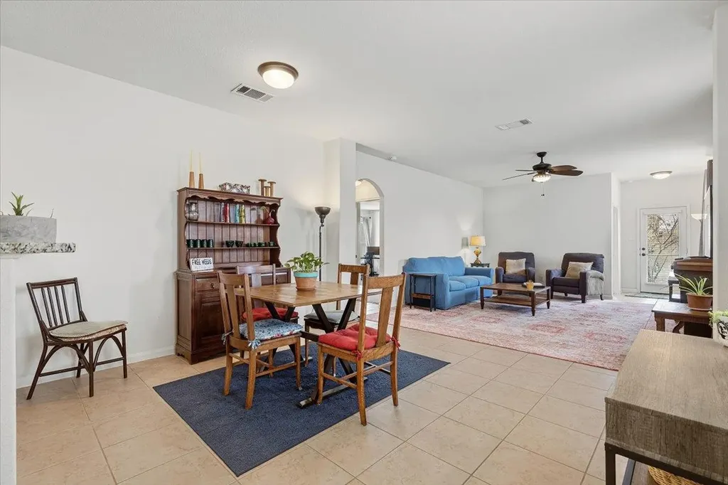 1672 Treeta Trail Kyle TX 78640