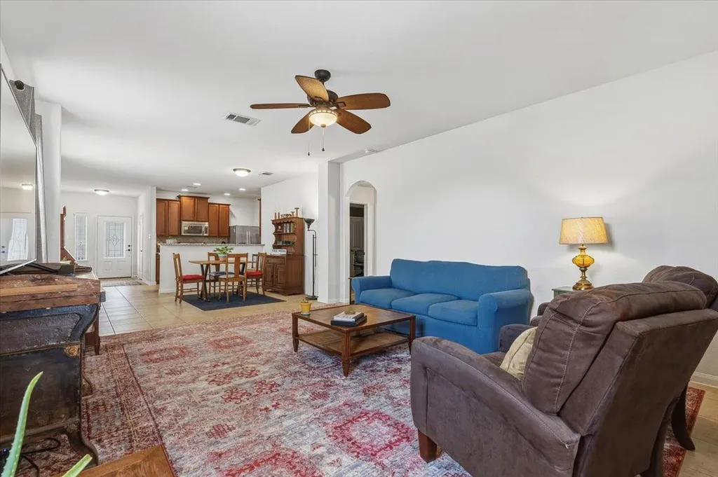 1672 Treeta Trail Kyle TX 78640