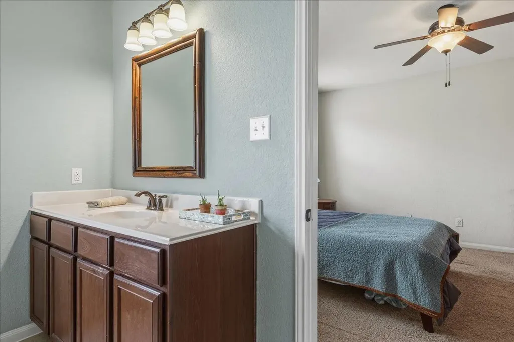 1672 Treeta Trail Kyle TX 78640